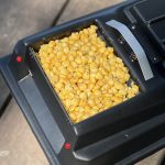 Бункер для прикормки с кукурузой карпового кораблика Тигр ABS фото