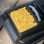 Бункер для прикормки с кукурузой карпового кораблика Тигр ABS фото