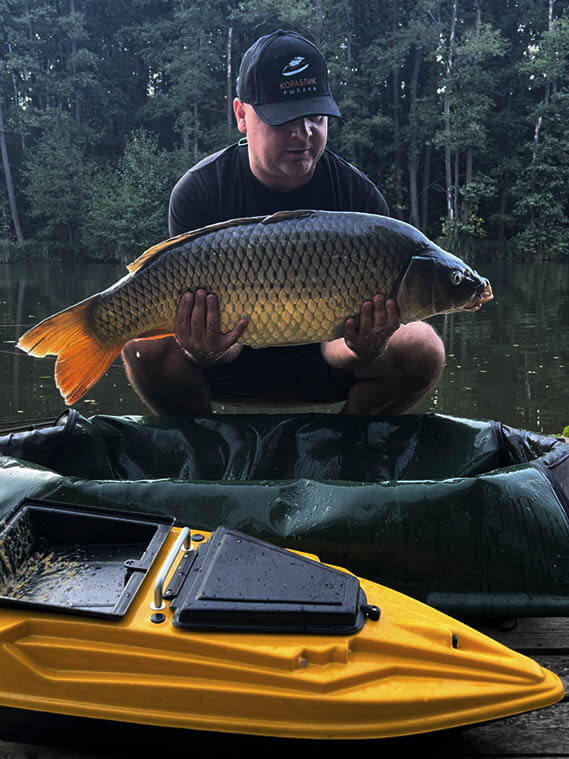 Рыбалка на карпа с прикормочным корабликом Тигр 2 GPS фотография