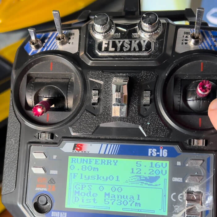 Пульт управления карповых корабликов Runferry Camarad фотогрвфия