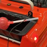 Фиксатор снасти на карповом кораблике Тигр с GPS автопилотом фотография