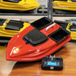 Карповый кораблик Тигр с GPS автопилотом на два бункера Карповый кораблик Тигр с GPS автопилотом на два бункера фотография