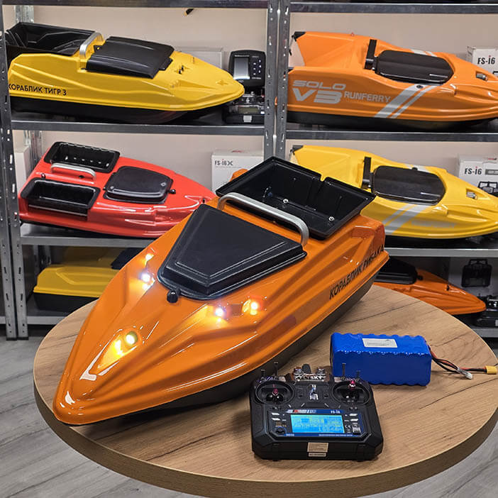 Кораблик для прикормки Тигр 2 с GPS автопилотом фотография