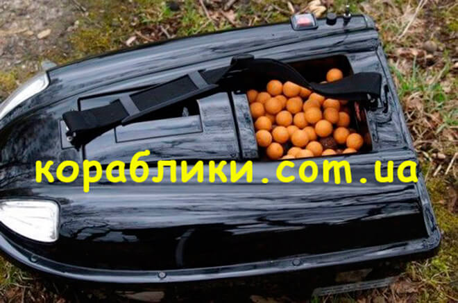 Кораблик для рыбалки Amina 2 фотография