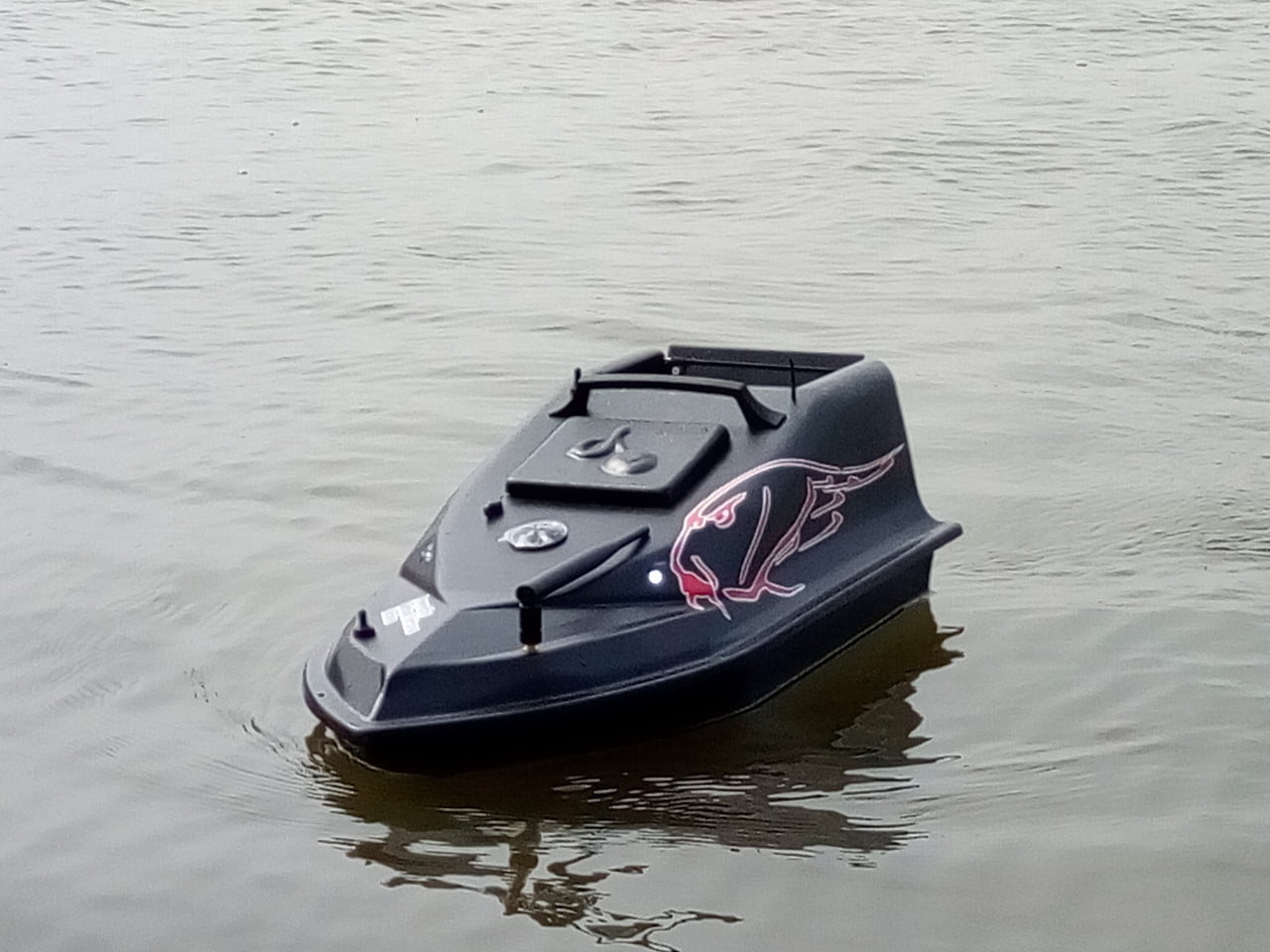 2266245425 korablik dlya prikormki